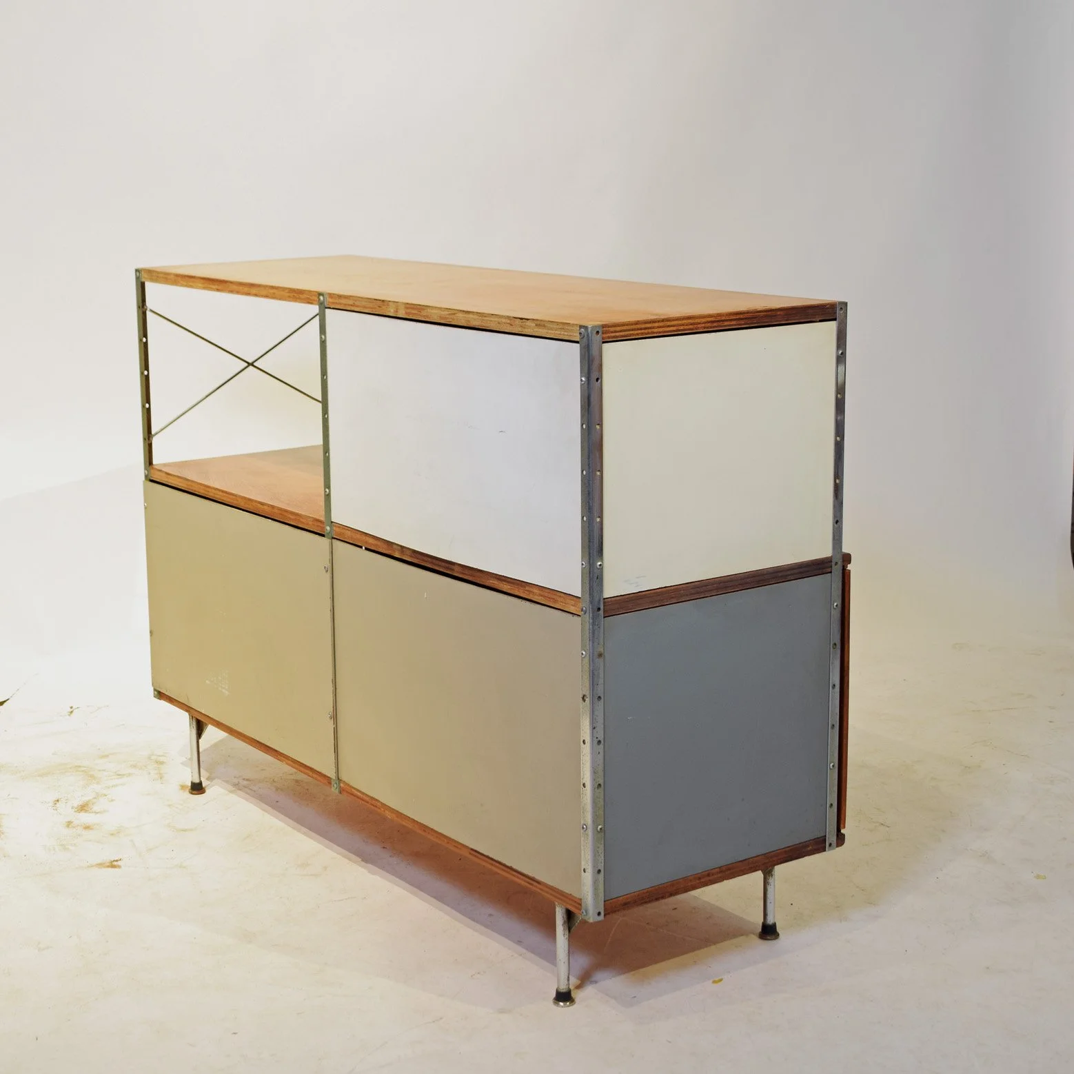 ESU 200 N storage cabinet for Herman Miller 1953 — Collage